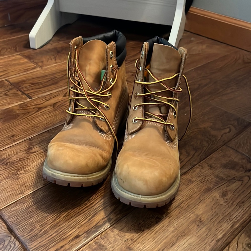 Women’s size 9 Timberlands
